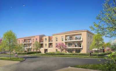 Condo For Sale in Hyeres, France