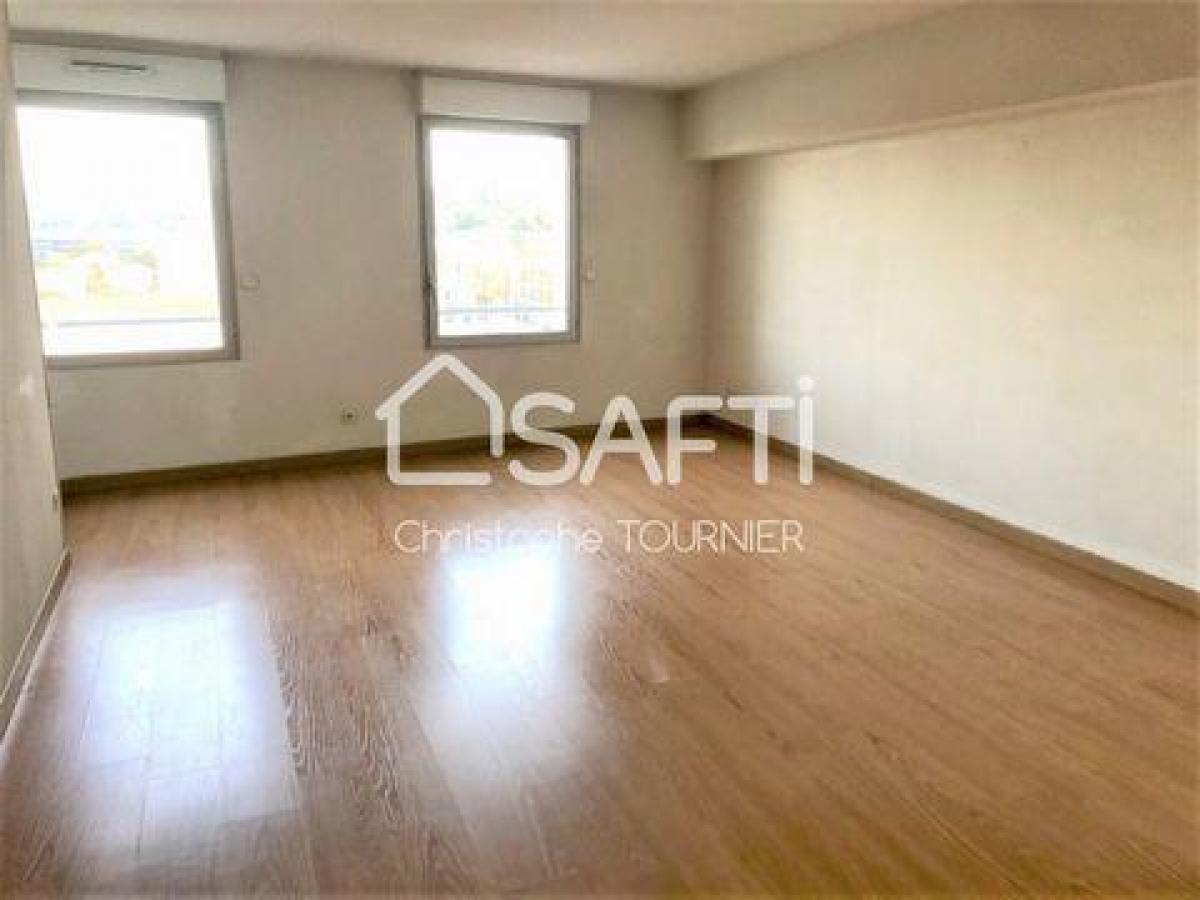 Picture of Apartment For Sale in Bordeaux, Aquitaine, France