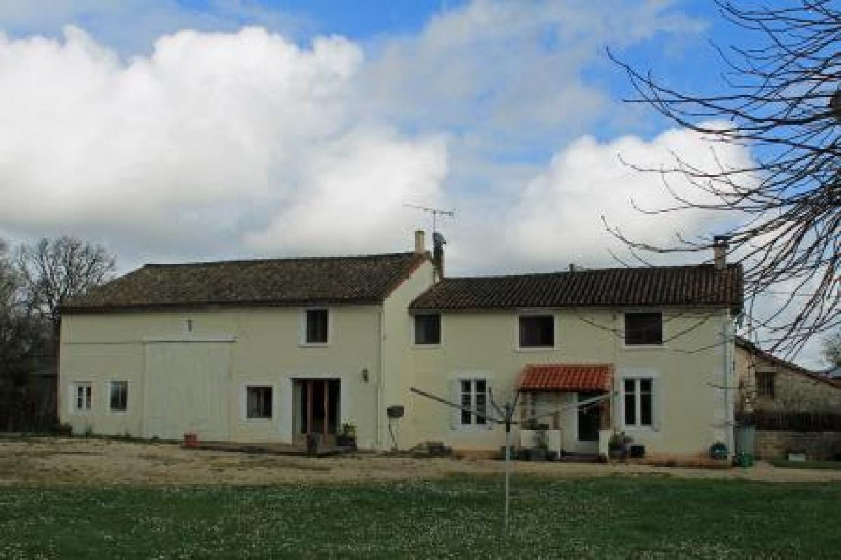 Picture of Farm For Sale in Blanzay, Poitou Charentes, France