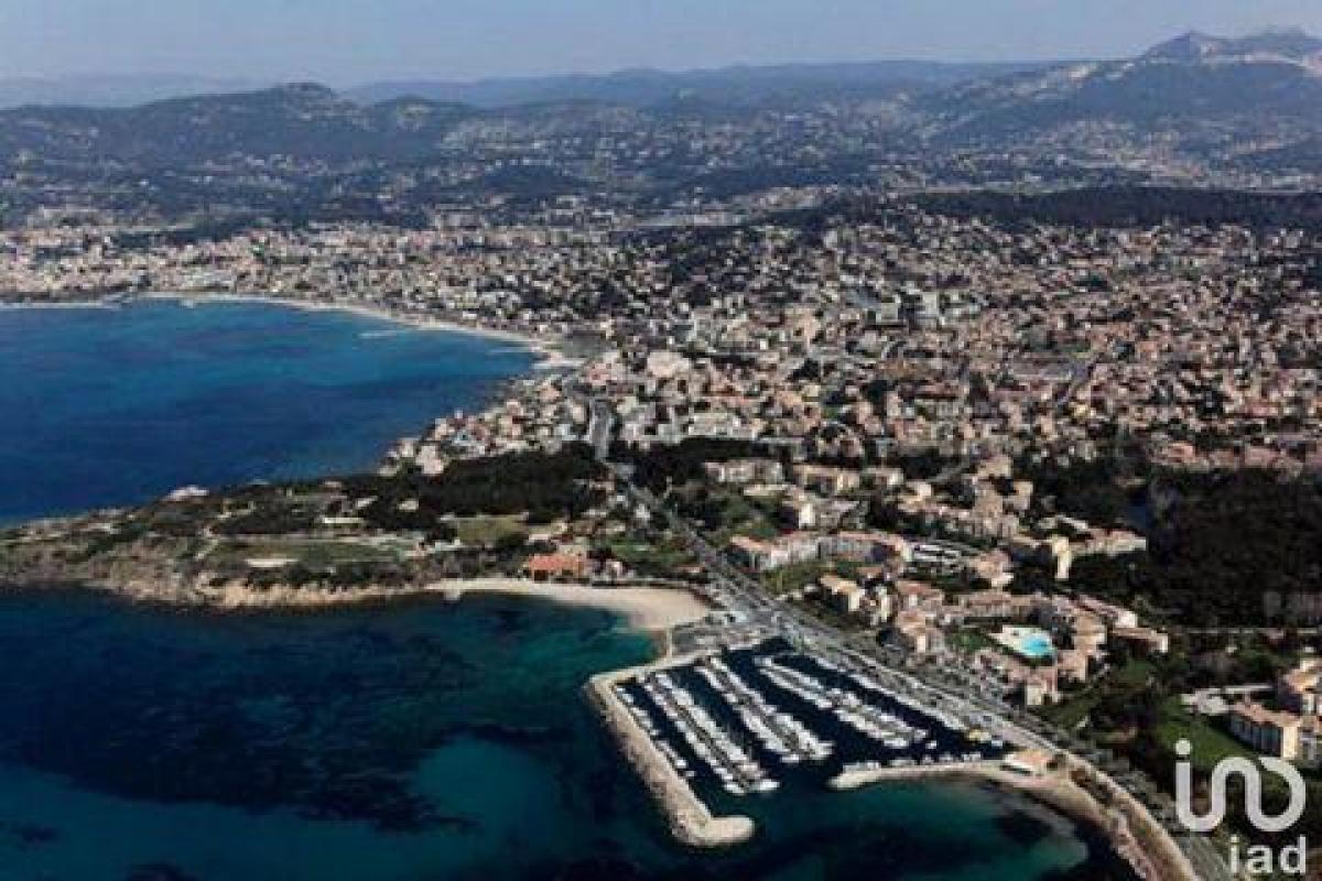 Picture of Industrial For Sale in SIX FOURS LES PLAGES, Cote d'Azur, France