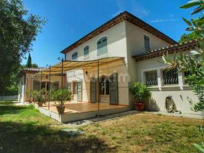 Retail For Sale in LORGUES, France