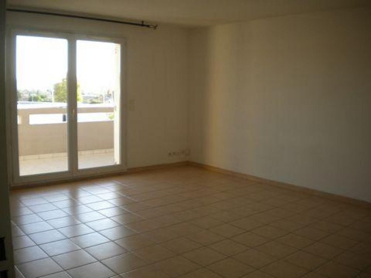 Picture of Apartment For Rent in Vitrolles, Provence-Alpes-Cote d'Azur, France