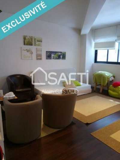 Office For Sale in Saint-Raphael, France