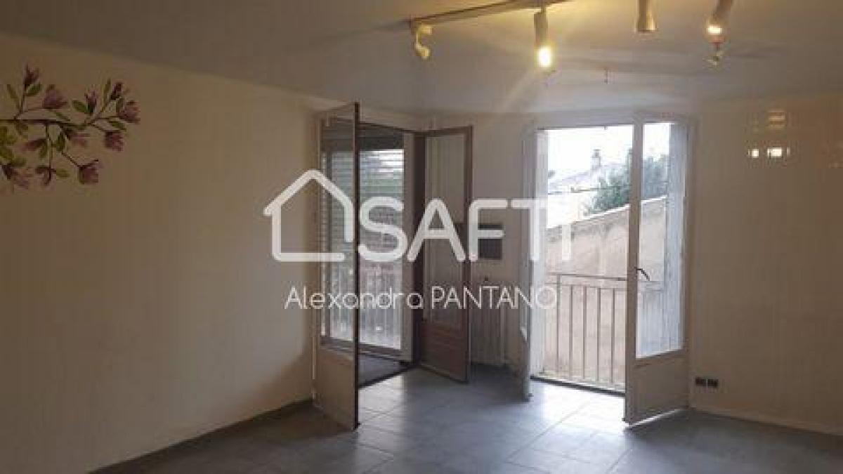 Picture of Apartment For Sale in Manosque, Provence-Alpes-Cote d'Azur, France