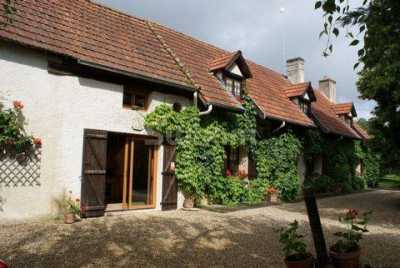 Bungalow For Sale in Beaune, France