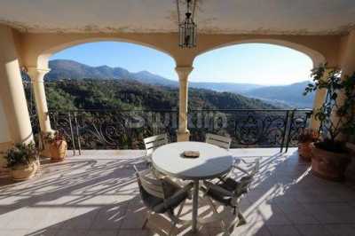 Retail For Sale in Levens, France