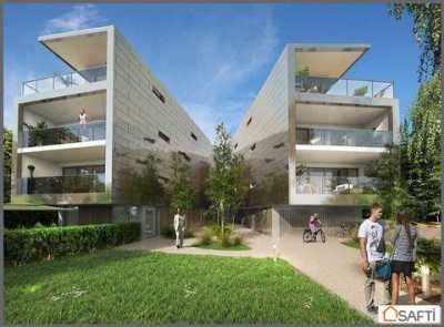 Apartment For Sale in Bordeaux, France