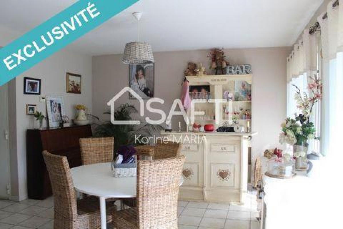 Picture of Apartment For Sale in Aubagne, Provence-Alpes-Cote d'Azur, France