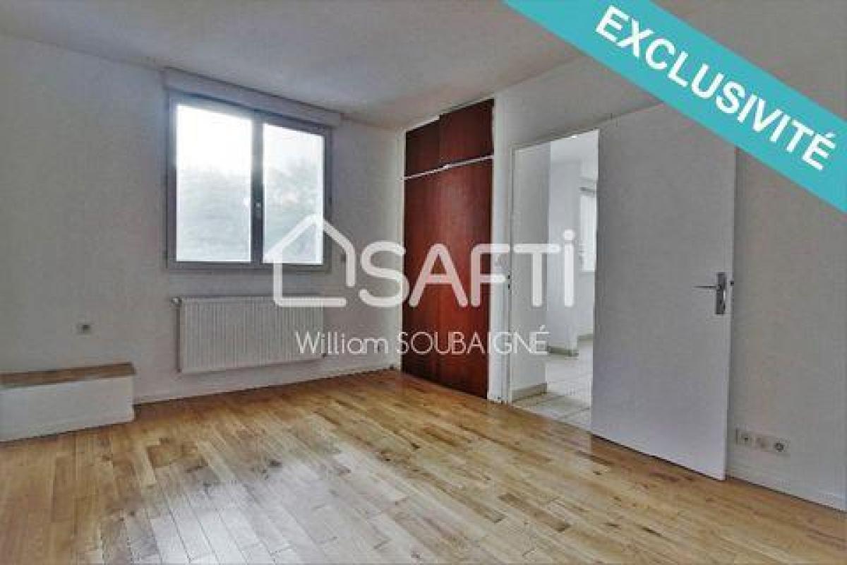 Picture of Apartment For Sale in Pau, Aquitaine, France
