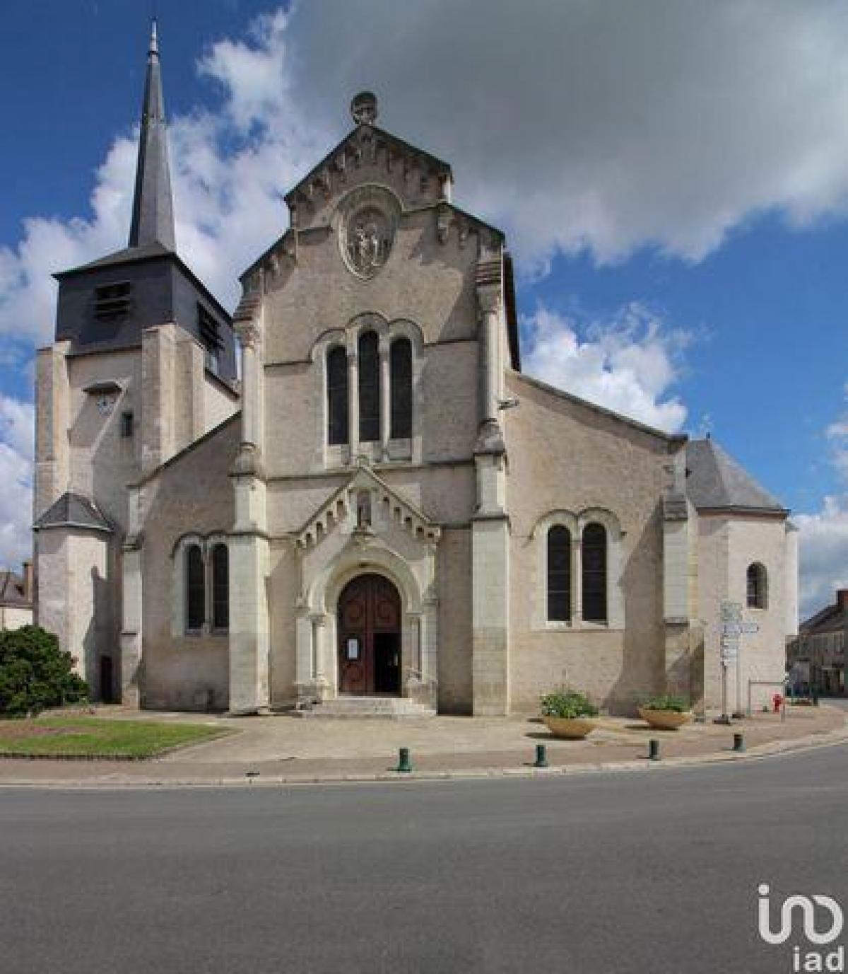 Picture of Industrial For Sale in Sandillon, Centre, France