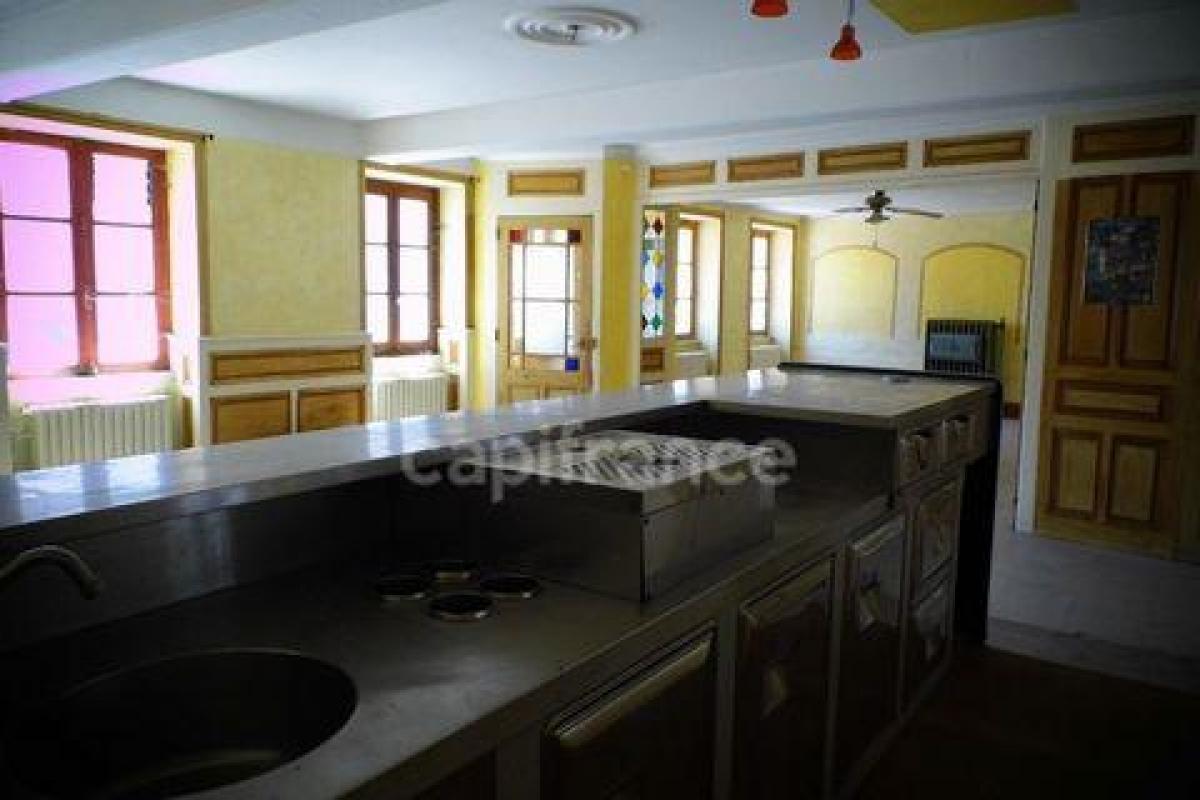 Picture of Office For Sale in Cluny, Bourgogne, France