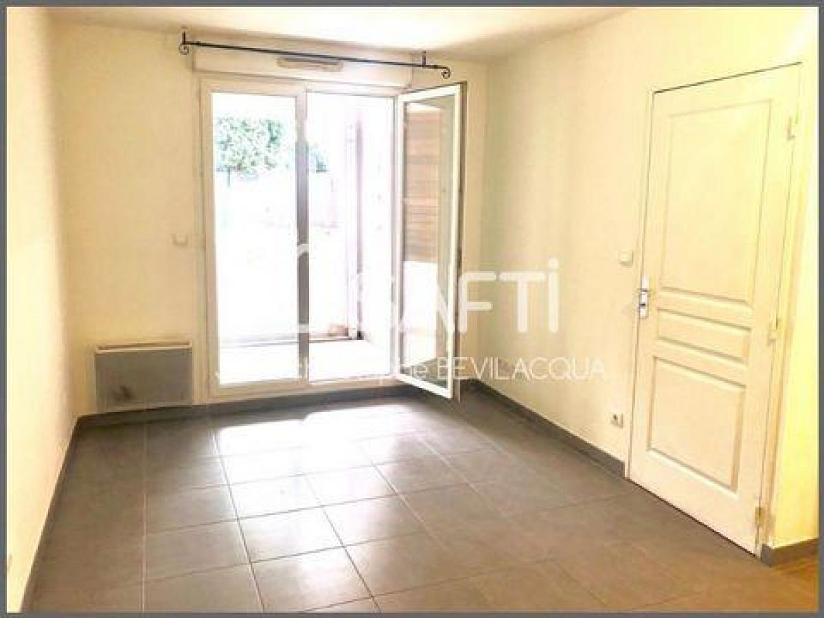 Picture of Apartment For Sale in La Ciotat, Provence-Alpes-Cote d'Azur, France