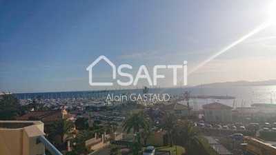 Condo For Sale in Saint-Raphael, France