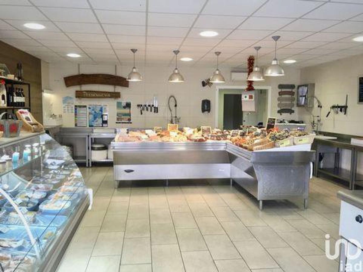 Picture of Industrial For Sale in Le Teich, Aquitaine, France