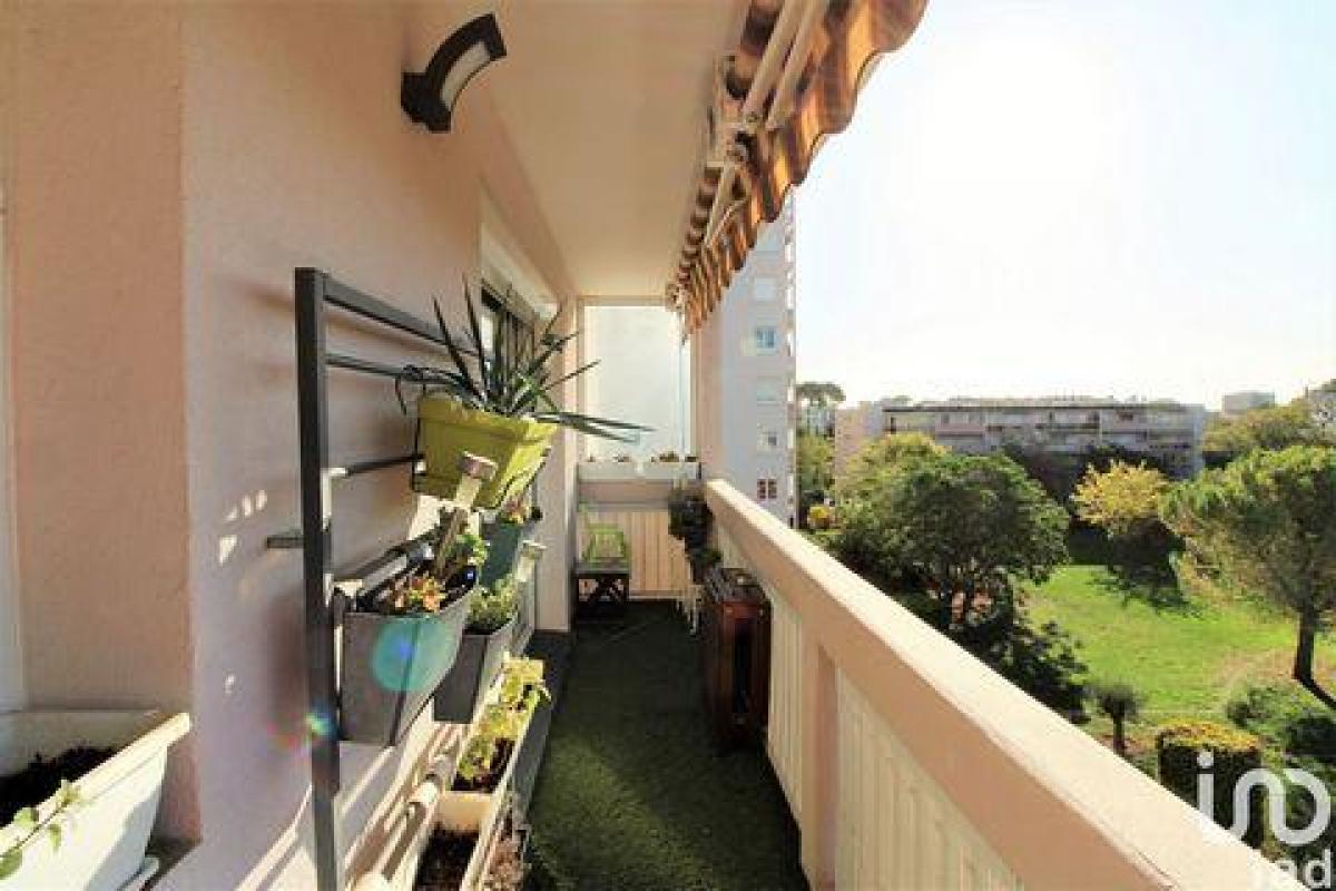 Picture of Condo For Sale in Toulon, Provence-Alpes-Cote d'Azur, France