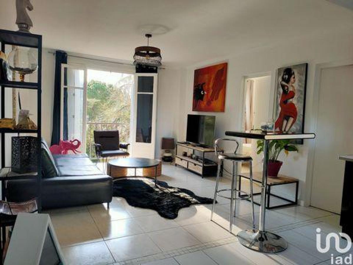 Picture of Condo For Sale in Nimes, Languedoc Roussillon, France