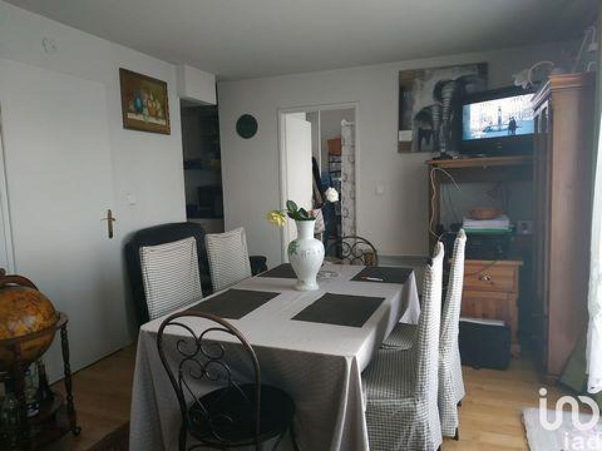 Picture of Condo For Sale in Creil, Picardie, France