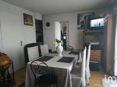 Condo For Sale in Creil, France