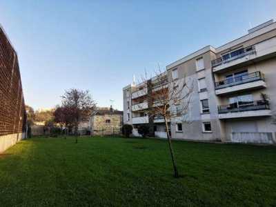 Condo For Sale in Cenon, France