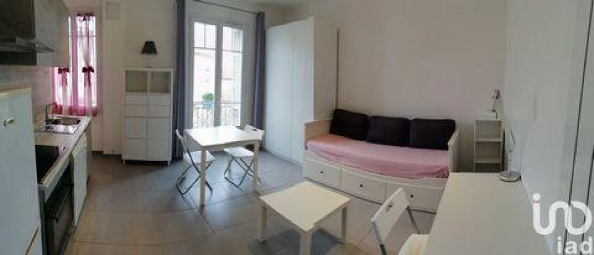 Picture of Apartment For Sale in Toulon, Provence-Alpes-Cote d'Azur, France