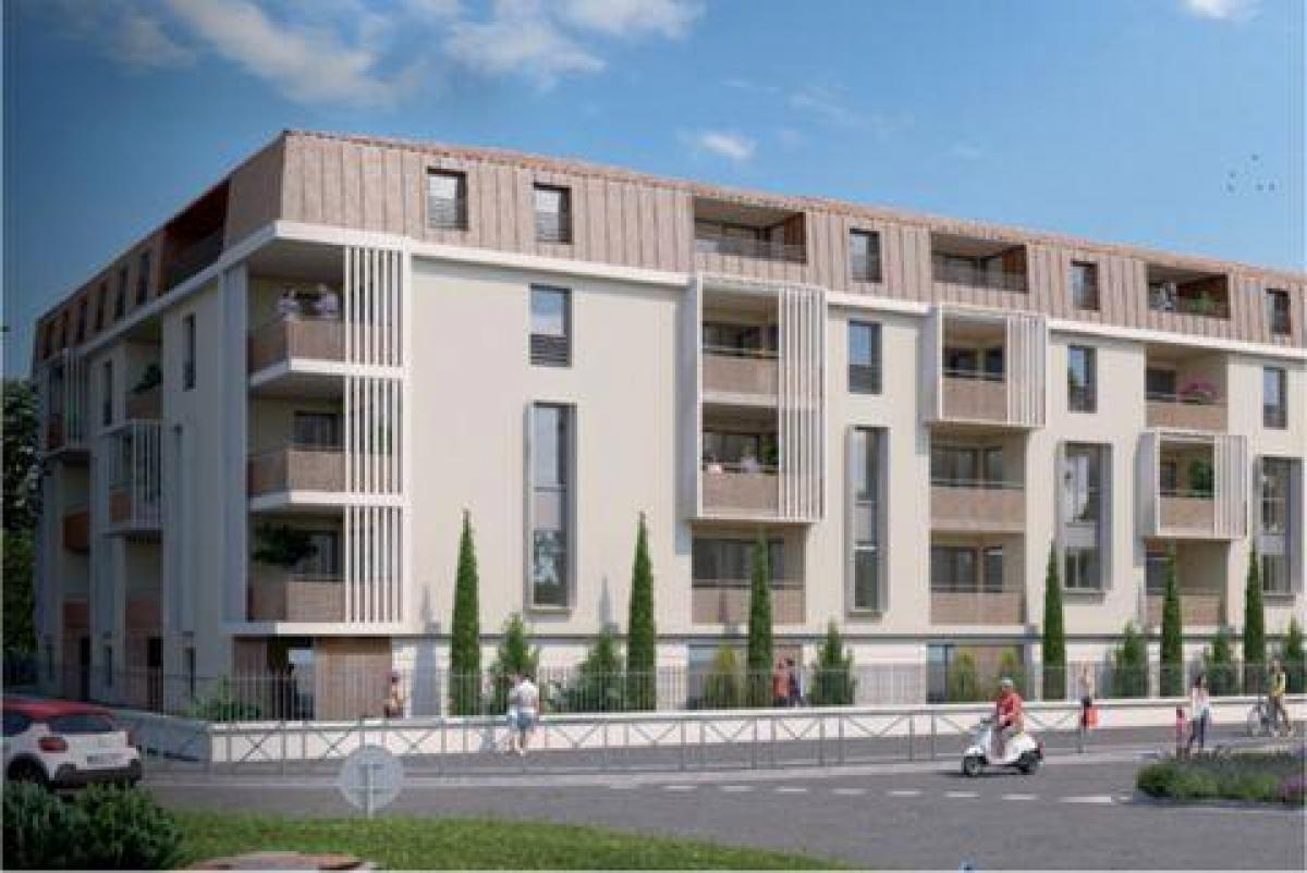 Picture of Condo For Sale in Miramas, Provence-Alpes-Cote d'Azur, France