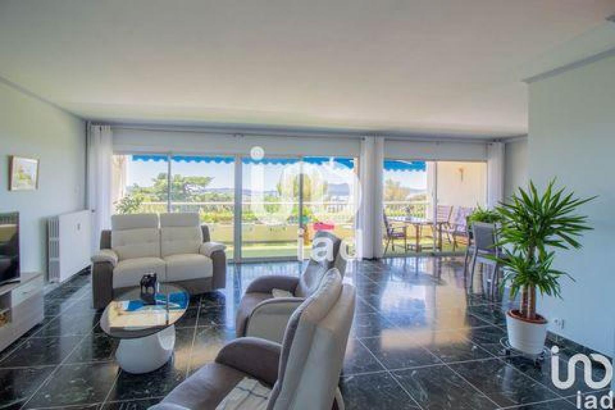 Picture of Condo For Sale in Toulon, Provence-Alpes-Cote d'Azur, France