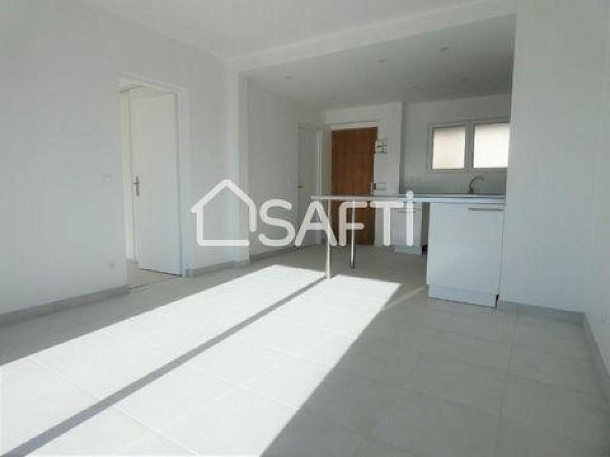 Picture of Apartment For Sale in Frejus, Cote d'Azur, France
