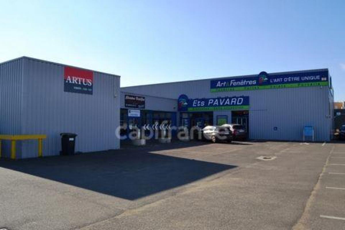 Picture of Office For Sale in Angerville, Centre, France