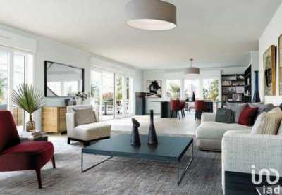 Condo For Sale in Cannes, France