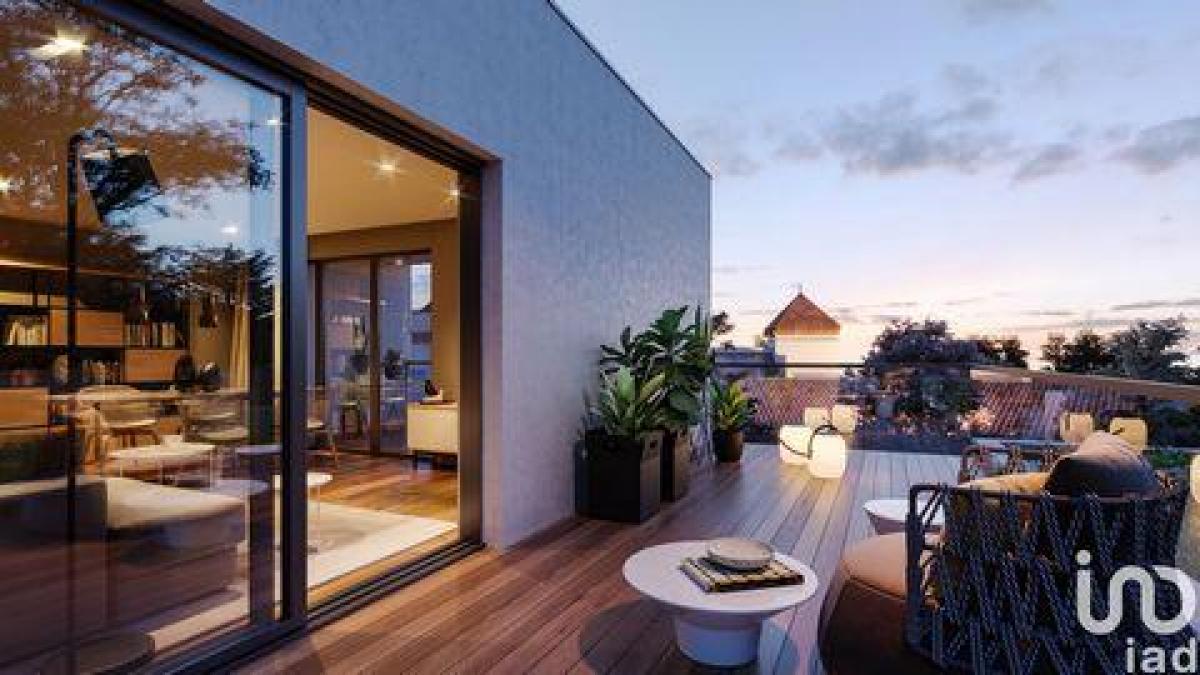 Picture of Condo For Sale in Nimes, Languedoc Roussillon, France