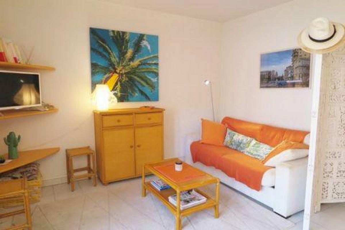 Picture of Apartment For Sale in La Croix Valmer, Cote d'Azur, France