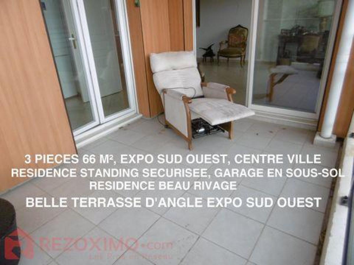 Picture of Condo For Sale in Cavalaire Sur Mer, Cote d'Azur, France