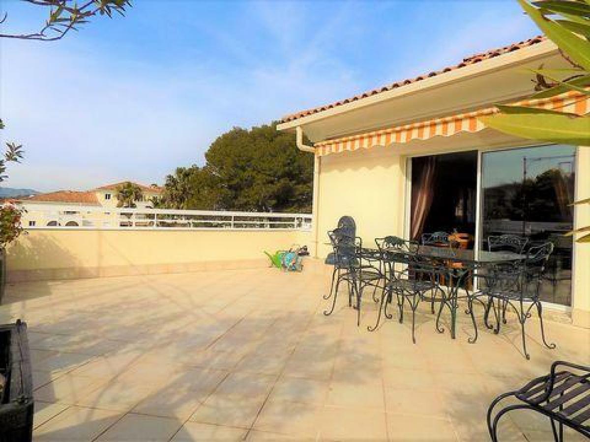 Picture of Condo For Sale in Le Cannet, Cote d'Azur, France