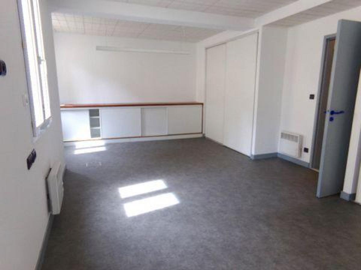 Picture of Office For Sale in Hennebont, Bretagne, France