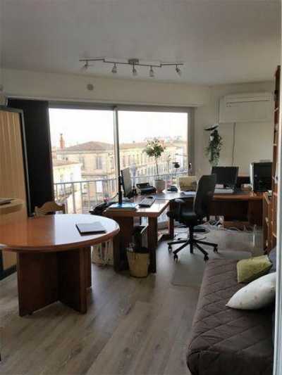 Apartment For Sale in Bordeaux, France