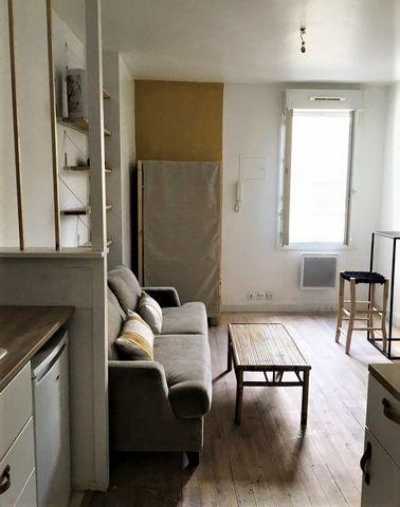 Apartment For Sale in Bordeaux, France