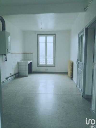 Condo For Sale in Creil, France