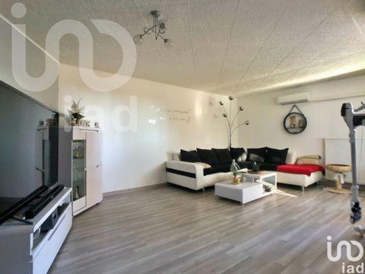 Picture of Condo For Sale in Martigues, Provence-Alpes-Cote d'Azur, France