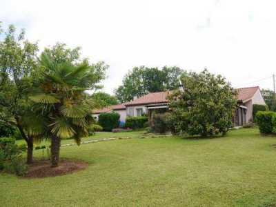 Bungalow For Sale in Gourdon, France