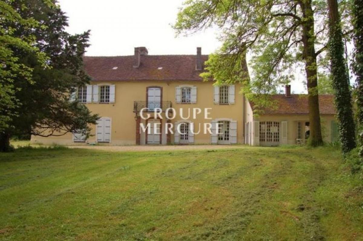 Picture of Home For Sale in Joigny, Bourgogne, France