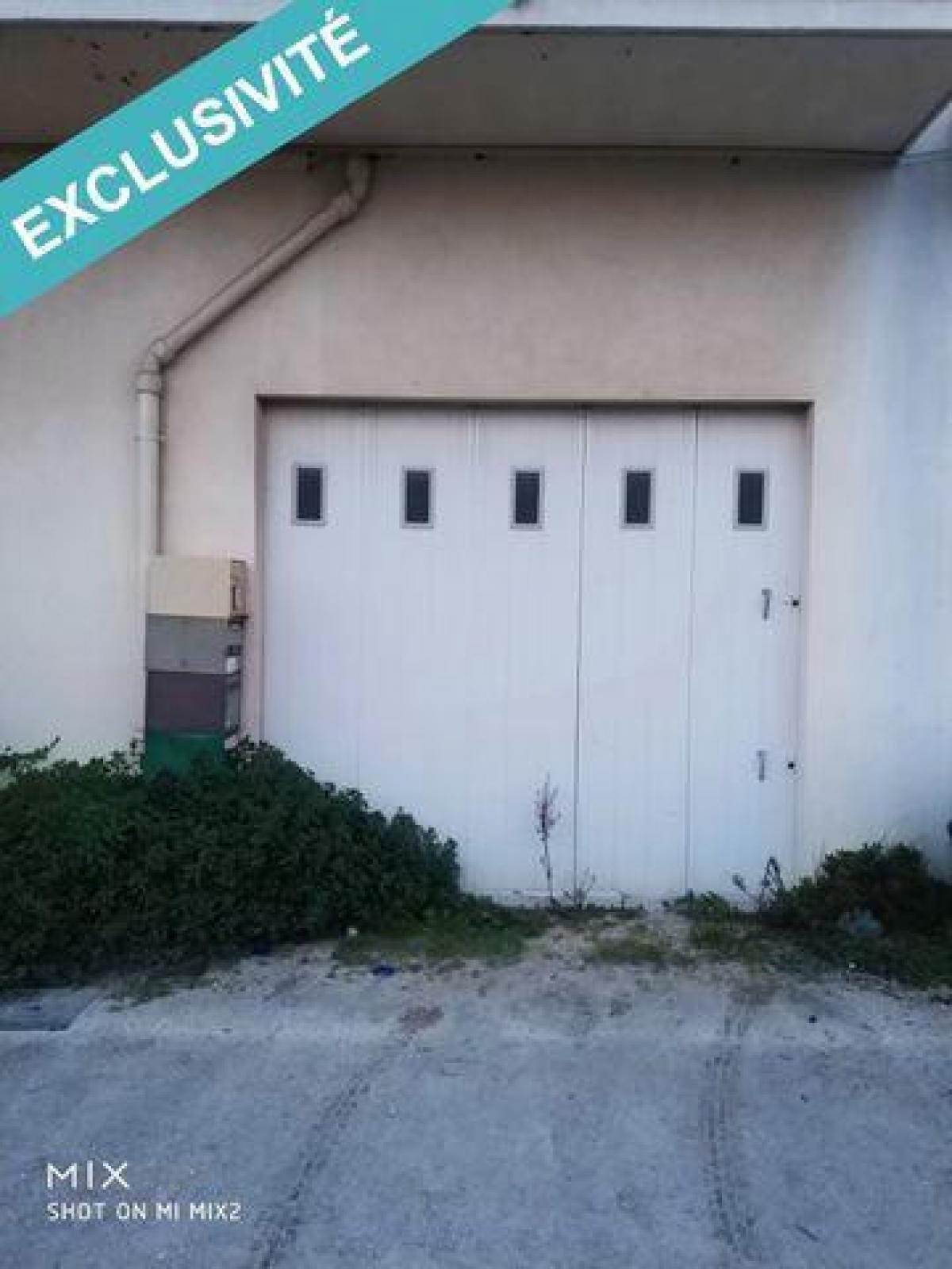 Picture of Office For Sale in La Crau, Provence-Alpes-Cote d'Azur, France