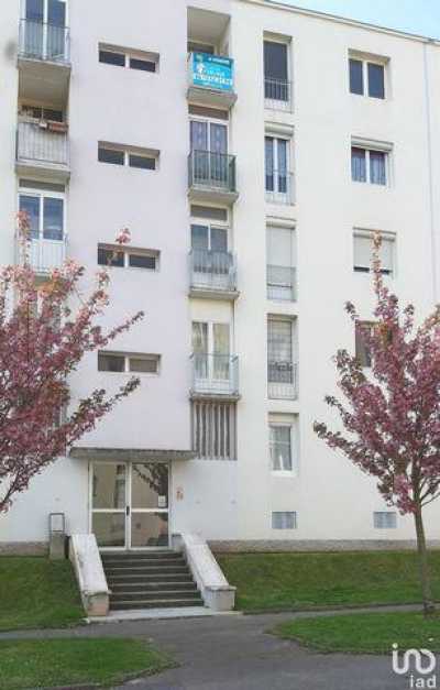 Condo For Sale in Noyon, France