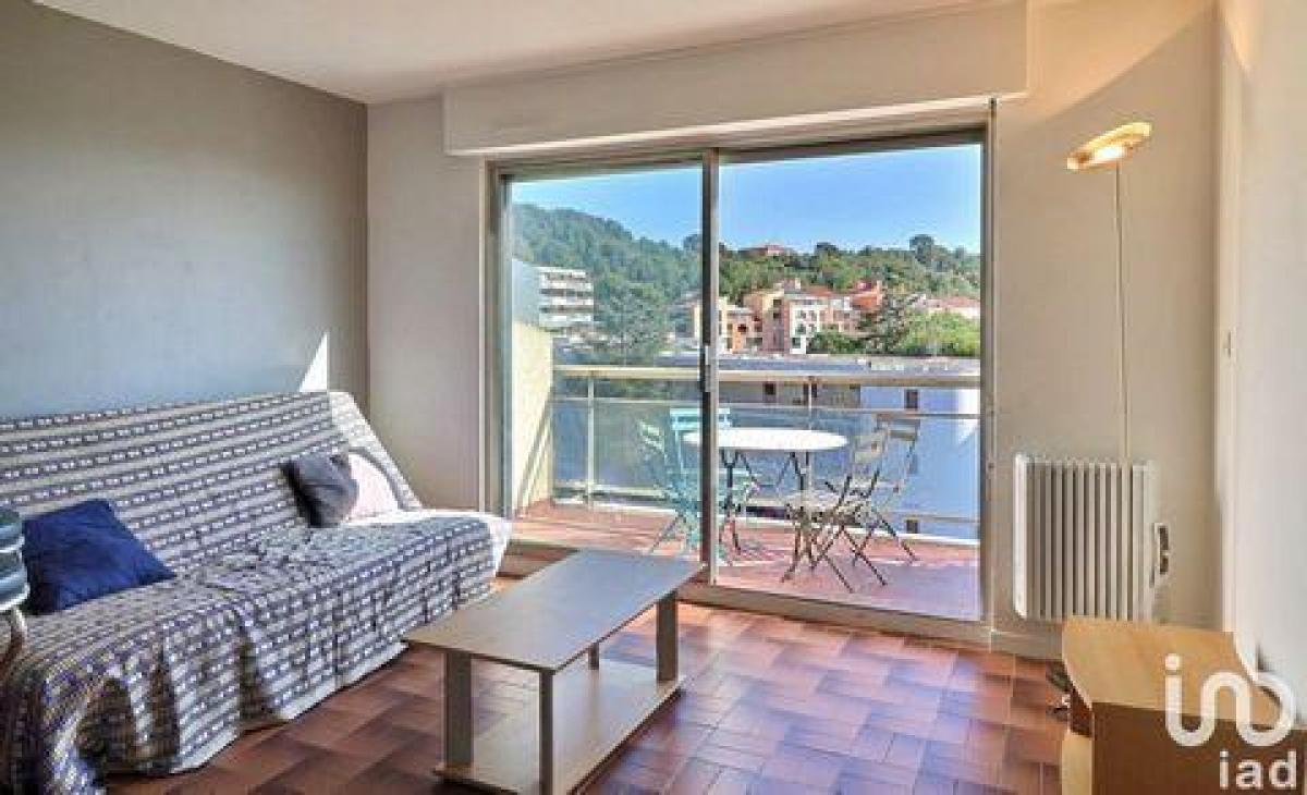 Picture of Apartment For Sale in La Ciotat, Provence-Alpes-Cote d'Azur, France