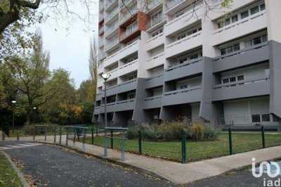 Condo For Sale in Montataire, France