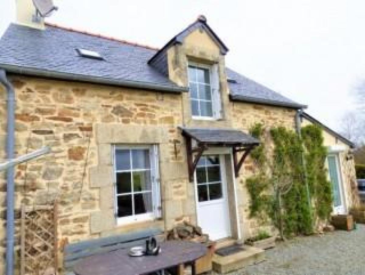 Picture of Home For Sale in Pleugriffet, Morbihan, France