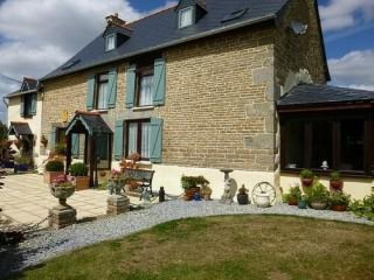 Picture of Home For Sale in Meneac, Morbihan, France