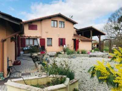 Farm For Sale in Gondrin, France