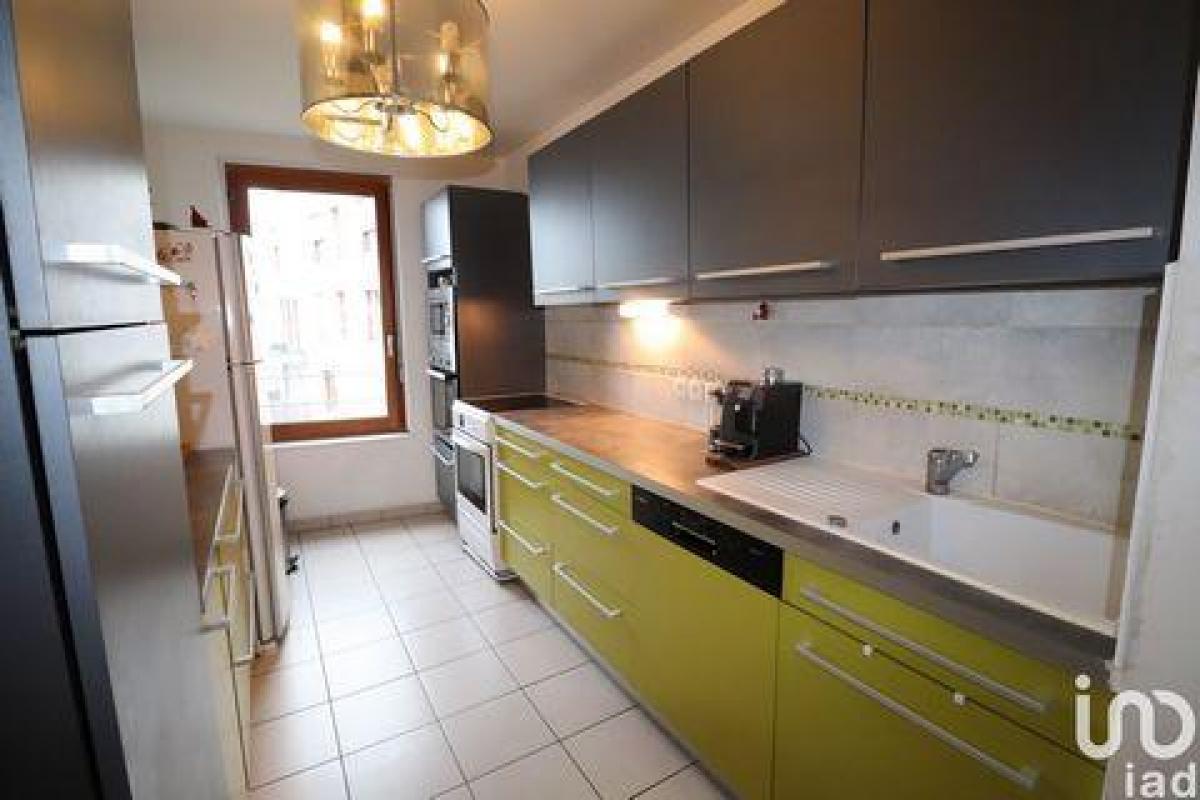 Picture of Condo For Sale in Bordeaux, Aquitaine, France