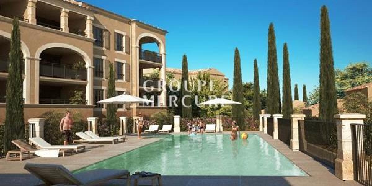 Picture of Apartment For Sale in Uzes, Languedoc Roussillon, France