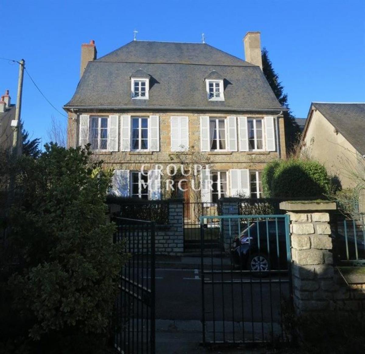 Picture of Home For Sale in Corbigny, Bourgogne, France